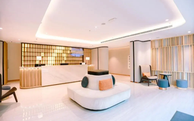 Holiday Inn Express and Suites Bangkok Central Pier by IHG