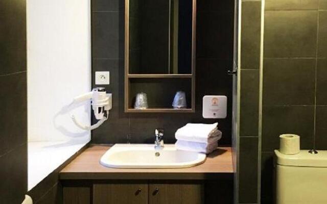 Отель Adonis Hotel Strasbourg