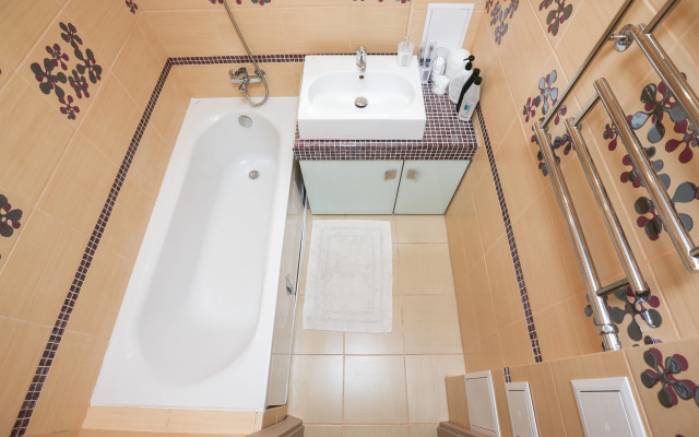 Zhivi Legko Na YUriya Gagarina Flat