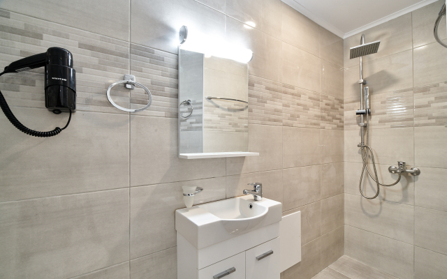 Lake View Suites Hotel