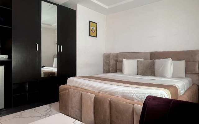 247 Luxury Hotel