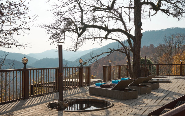 Hills 1200. Residence. Bany. Hotel