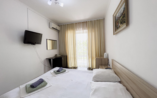 Delfin na Chernomorskoy Guest House