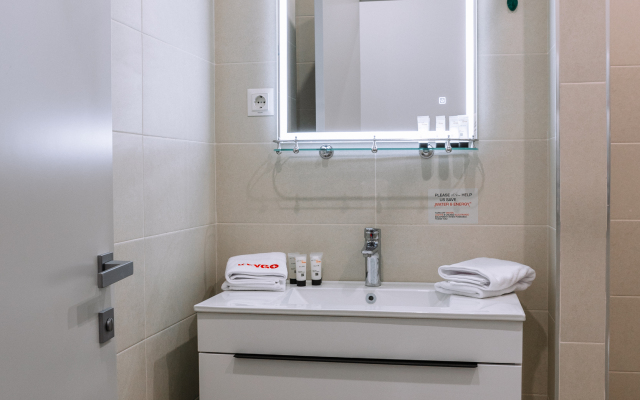 KeyGo #0027, 2 Bedroom, Near The Opera House Apartments