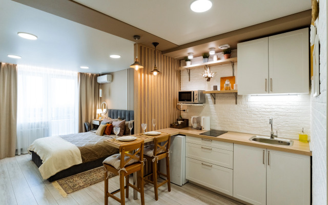 Uyutnye Apartamenty V Tsentre S Prekrasnym Servisom Flat