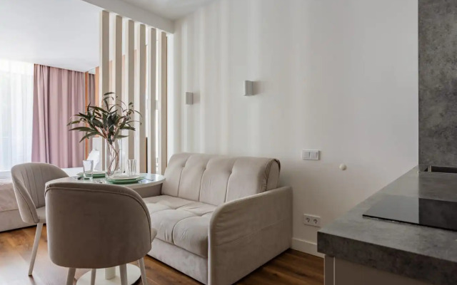S Kruglogodichnym Basseynom Apartments