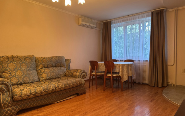 Na Ulitse Kuchury 18 Flat