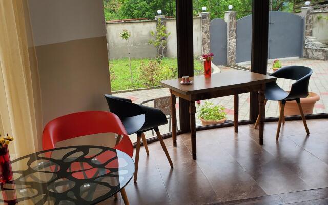 Dioscuria Borjomi Guest House