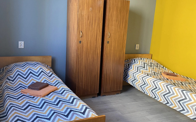 Parking Hostel