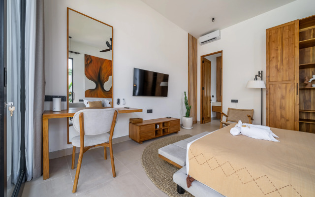 Novaya, Vid na Tropiki, Ogromny Basseyn, Jungle Ubud Villa