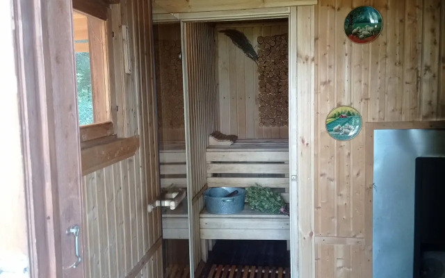 Hide Forest Private House
