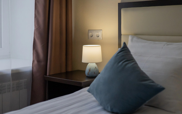 Отель Суворов