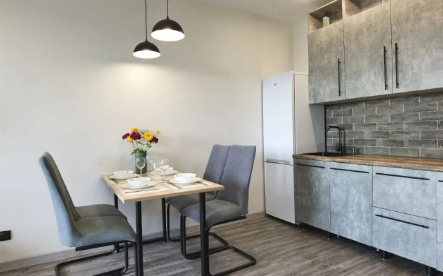 Yevrodvukhkomnatnaya ryadom s Trts Planeta Flat