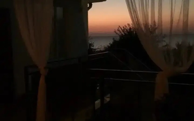 Elina Guest house