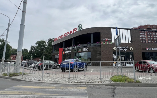 V Tsentre Goroda S Vidom Na Verkhnee Ozero Flat