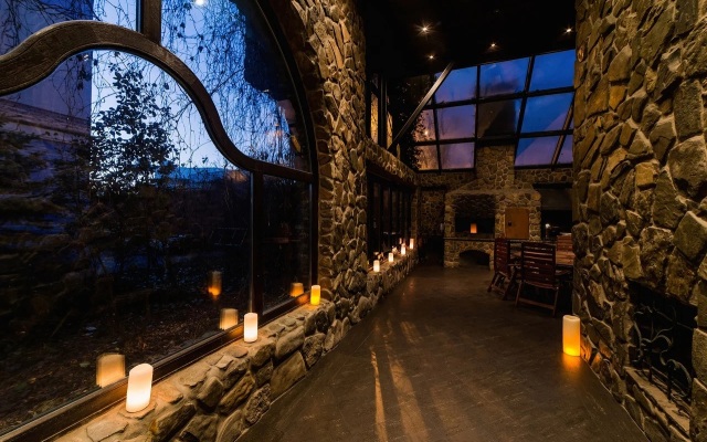 Holiday-In Guest house