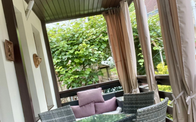 2 V Chastnom Dome Apartments