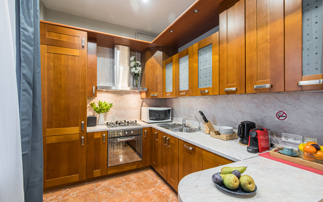 GM Jelitnaja chetverka na Arbate Apartments