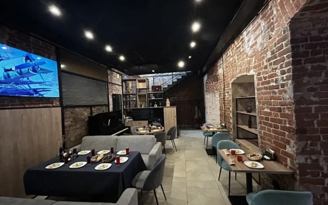 Botanika Loft Hotel