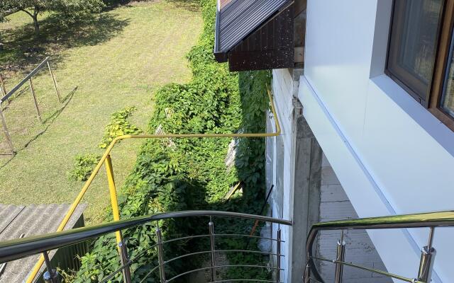 Salyut Guest house