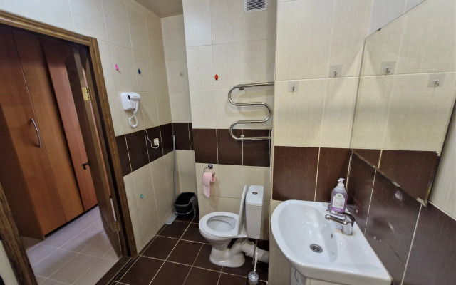 Khoroshaya kvartira na Institutskoy Flat
