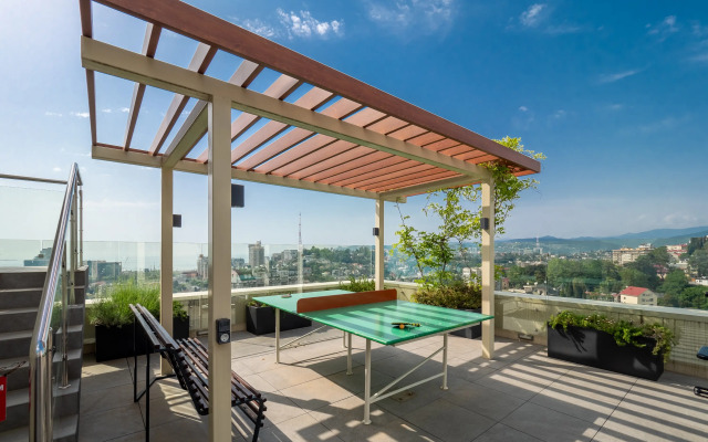 Dizaynerskaya S Vidom Na More I Dendrariy Flat