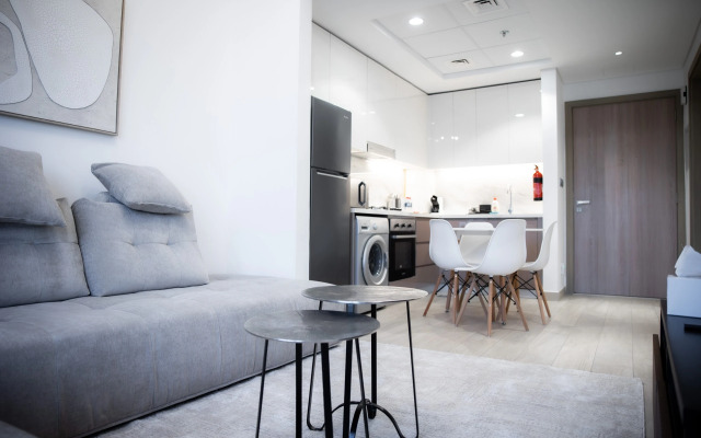 Апартаменты Welcome Home in Azizi Riviera 39