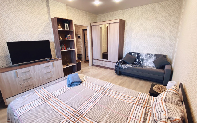 Na Ulitse Pavshinskiy Most 1/4 Flat