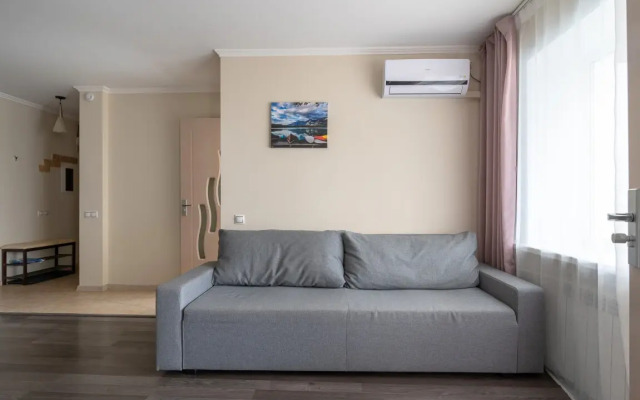 Апартаменты Двухкомнатные с двуспальной кроватью и двумя диванами