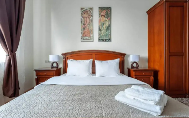 Апартаменты Улучшенные с Видом на Кремль: Изба/Котельническая Высотка