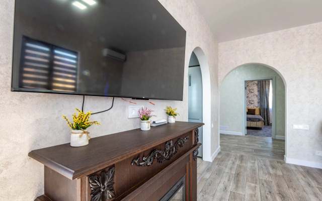 Ogromnaya S Shikarnym Vidom Flat