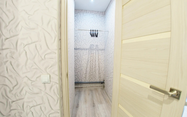 InnDays na Arkadiya Shipunova 6 Apartments