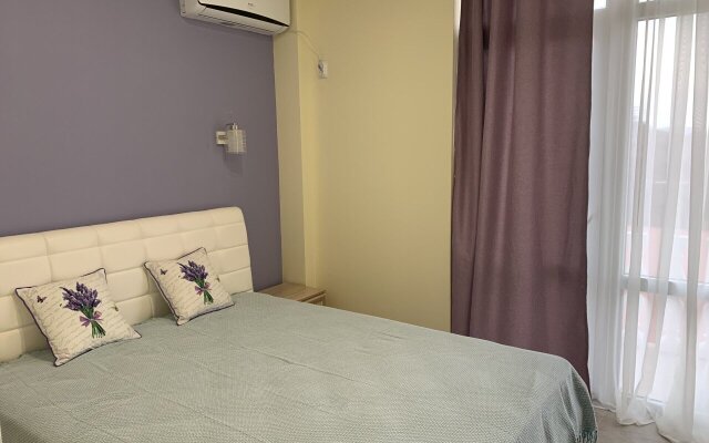 Апартаменты Лаванда  двухкомнатные с балконом и видом на море