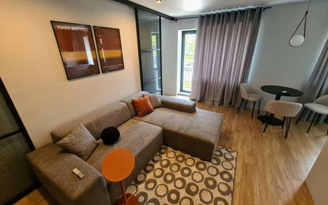 Квартира новая в центре RomanovApart