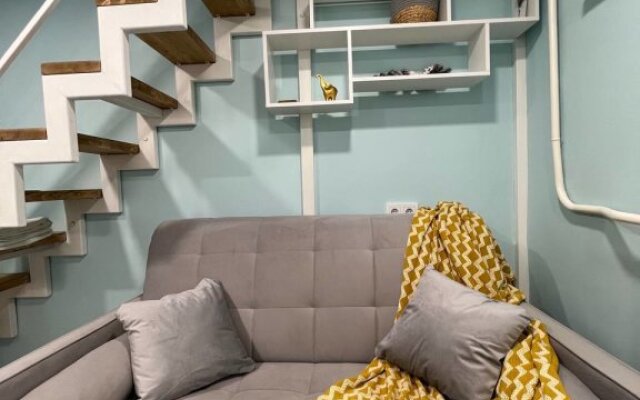 Dvukhurovnevaya studio Bright Yellow na Elektrozavodskoy