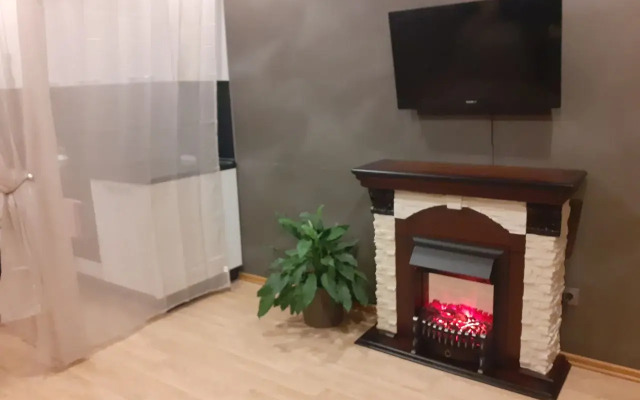 S Konditsionerom i Kaminom na Leninskom Prospekte 2+1 Flat