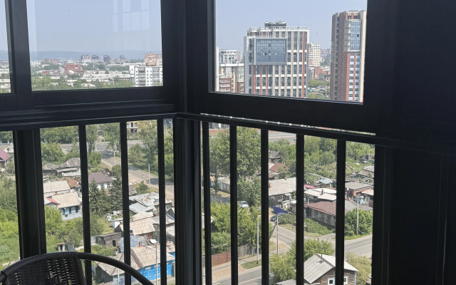 Nasutki38 Lyuks v Tsentre s vidom Apartments