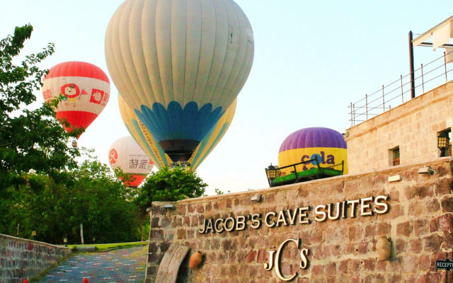 Jacob's Cave Suites