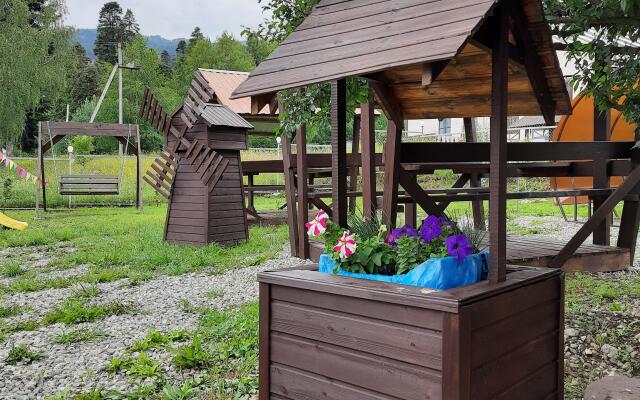 Vila Liza s Transferom k Podemnikam Guest House
