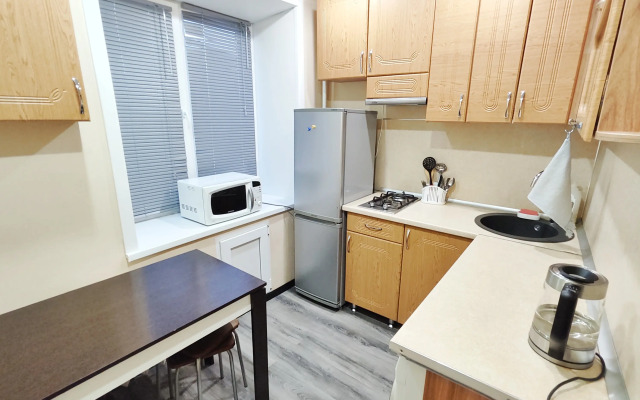 Na Ulitse Krasnykh Partizan 17 Apartament