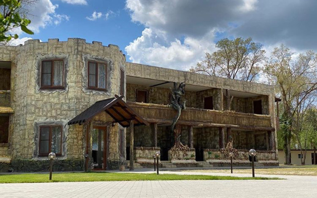 Ogni Mayaka Hotel