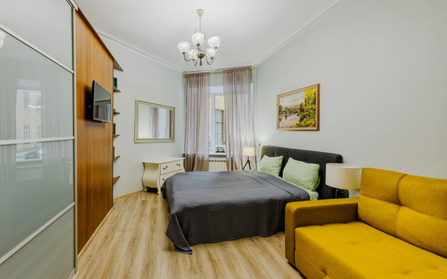 Апартаменты SpbStay с тремя спальнями на Рубинштейна 25