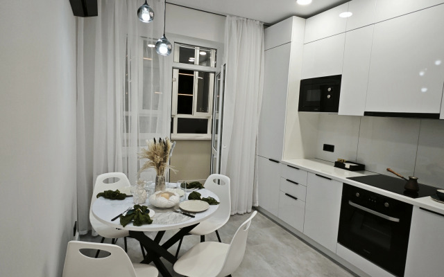 Warm White Flat