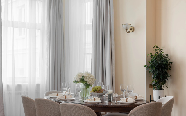 Квартира GM Apartments Шикарная двухуровневая у Арбата