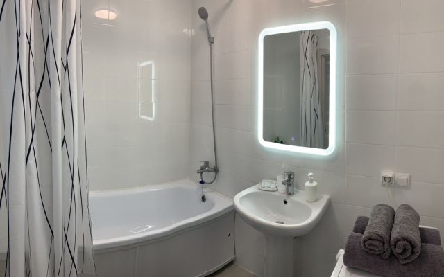 Na Ulitse Polevaya 117/3 Flat