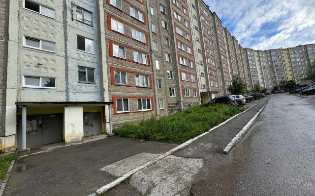 Polulyuks Na 8 Etazhe Flat