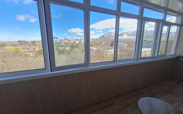 Dvukhkomnatnye apartamenty, 2 krovati Flat