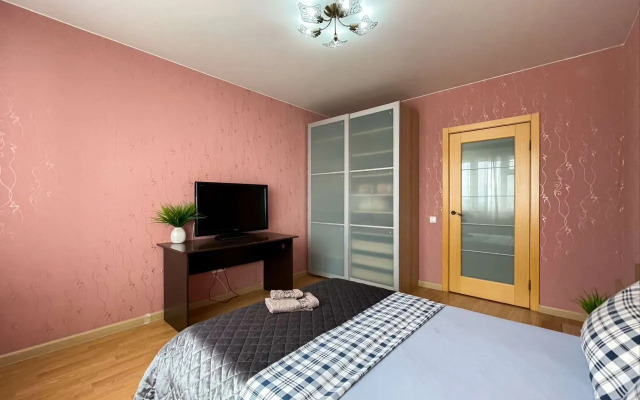 S Khoposhim Pemontom C Tpemya Izolirovannymi Komnatami Flat