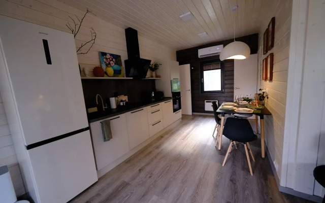 Частный дом Коттедж Шапки Дача Hygge с камином