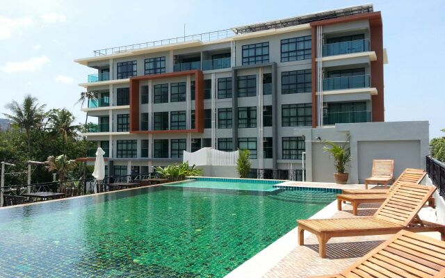 Nice Bangtao Beach Hotel